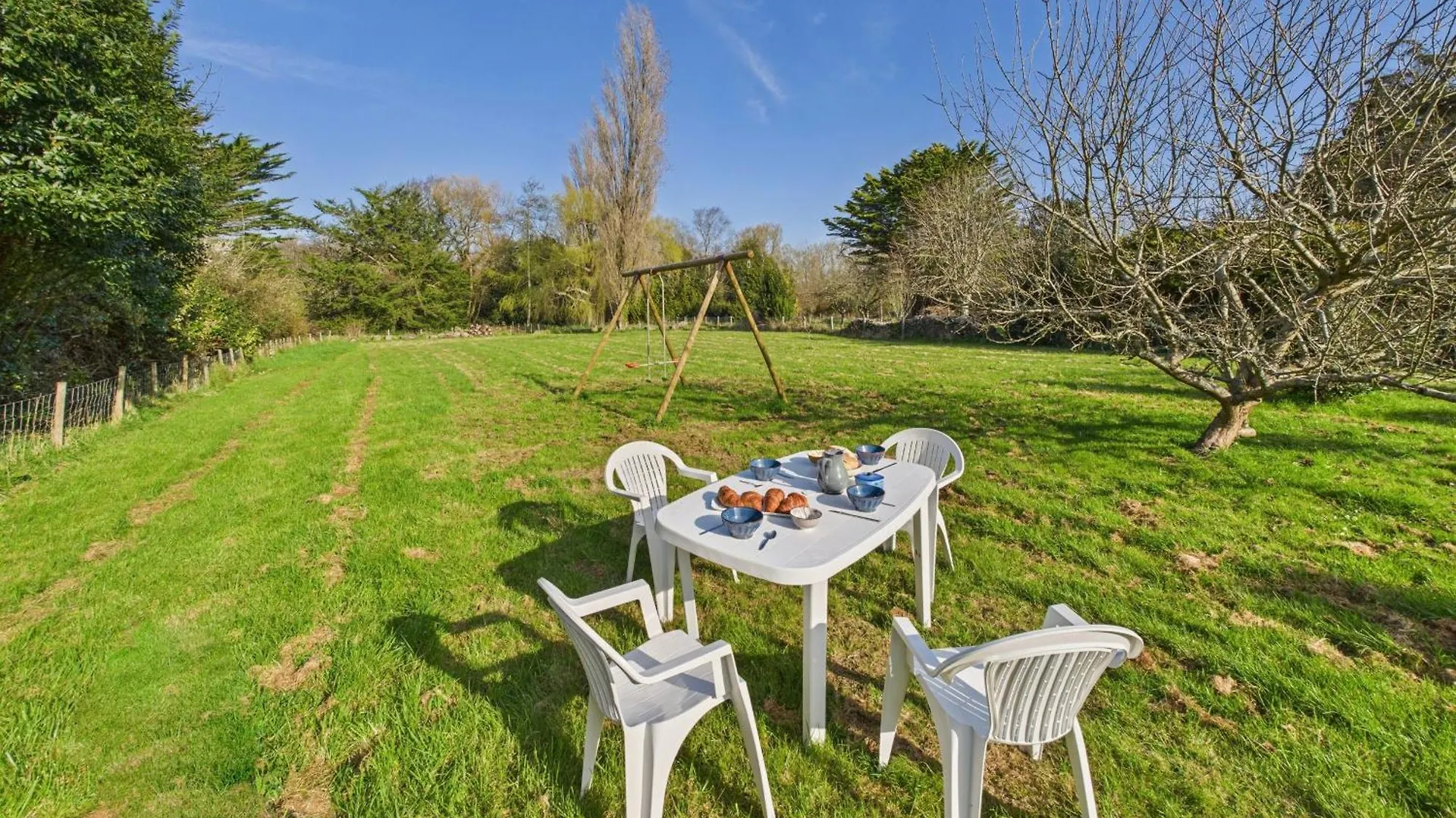 Saint-Jean-Trolimon Agreable Maison Avec Grand Jardin Pour 4